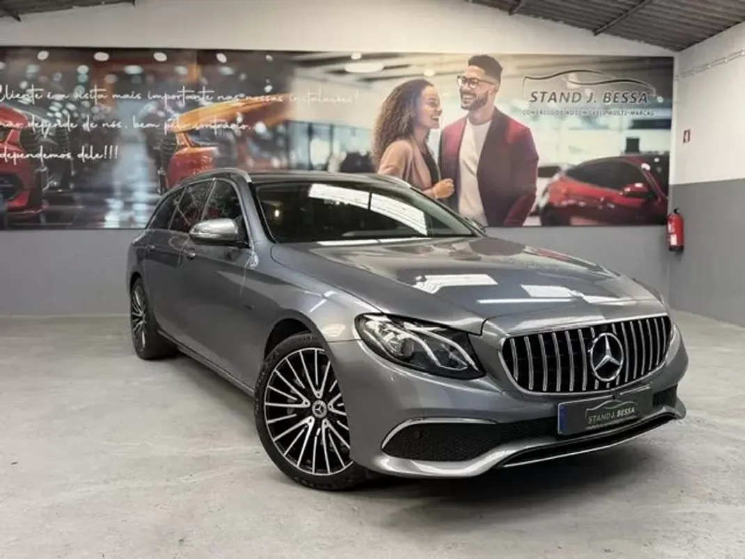 Mercedes-Benz E 300 2019 - 25750 EUR, 235639 km - AUTO.MOTO.pt - 235639km - foto 1 de 20