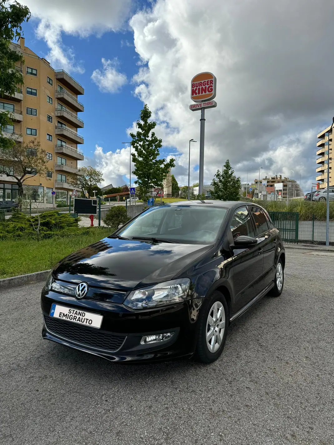 Volkswagen Polo 2011 - 6000 EUR, 83300 km - AUTO.MOTO.pt - 83300km - foto 3 de 7