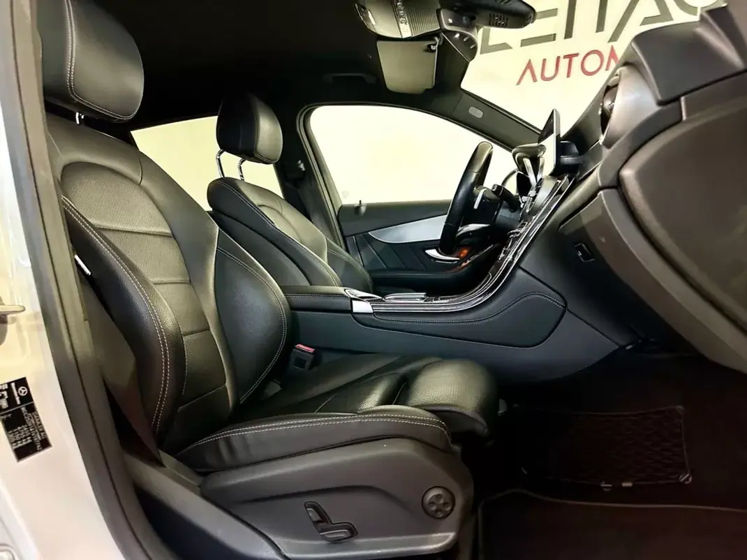 Mercedes-Benz GLC 220 2019 - 34950 EUR, 179000 km - AUTO.MOTO.pt - 179000km - foto 28 de 36