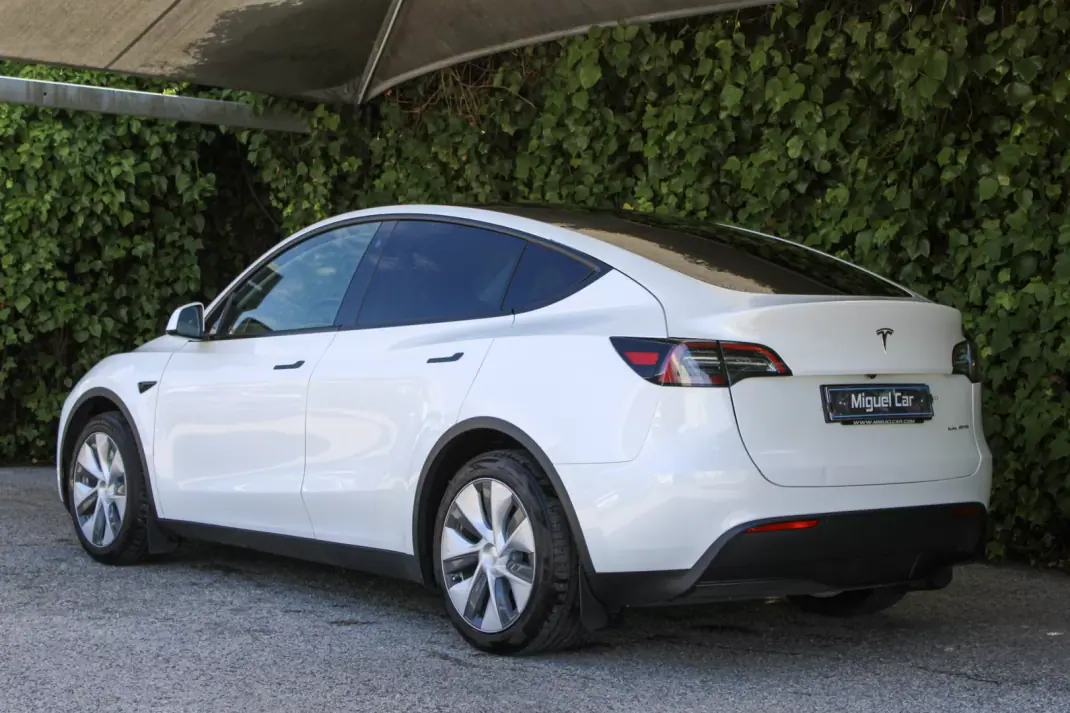 Tesla Model Y 2023 - 36900 EUR, 90000 km - 90000km - foto 10 de 20