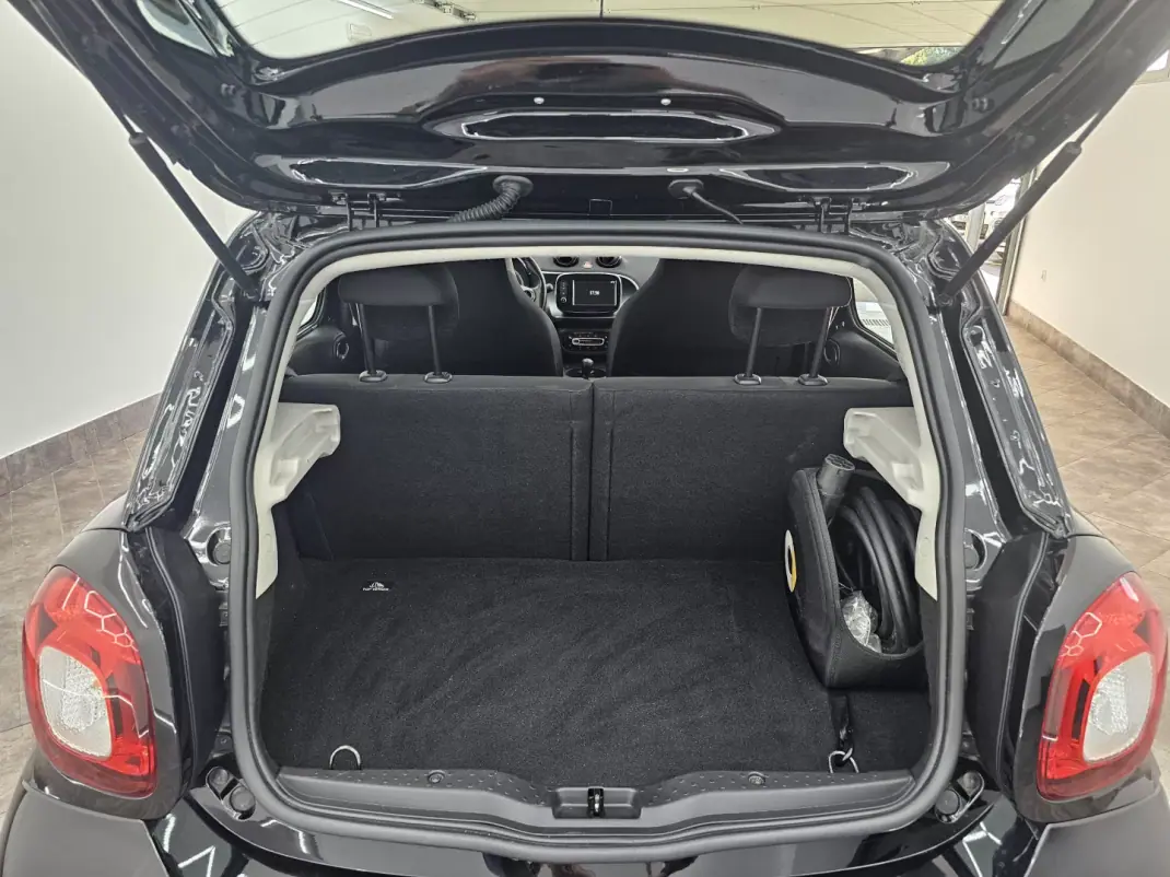 Smart ForFour 2019 - 11000 EUR, 70757 km - 70757km - foto 13 de 29