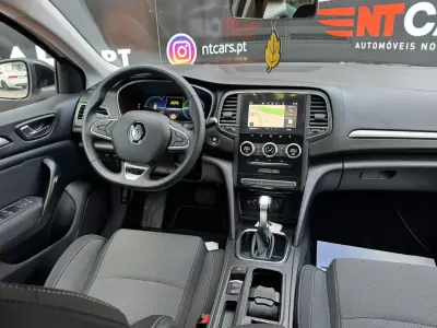 Renault Mégane Sport Tourer 2023 - 24900 EUR, 16217 km - AUTO.MOTO.pt - 16217km - foto 13 de 22