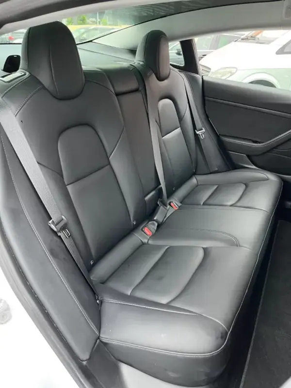 Tesla Model 3 2020 - 23000 EUR, 81000 km - AUTO.MOTO.pt - 81000km - foto 13 de 17