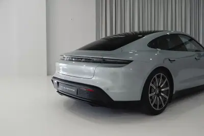 Porsche Taycan 2020 - 64950 EUR, 55941 km - AUTO.MOTO.pt - 55941km - foto 18 de 52
