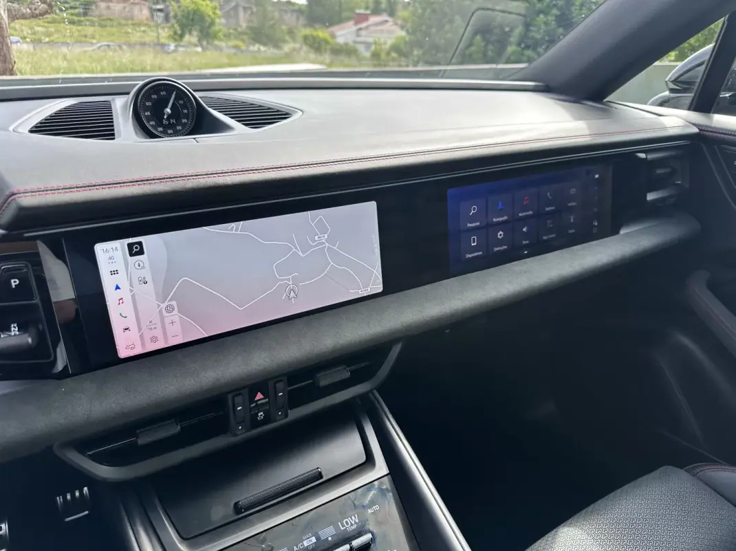 Porsche Macan 2026 - 129000 EUR, 2200 km - AUTO.MOTO.pt - 2200km - foto 56 de 85