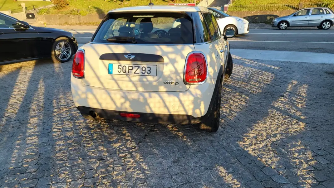 MINI 5 Portas 2015 - 9500 EUR, 259122 km - 259122km - foto 9 de 30