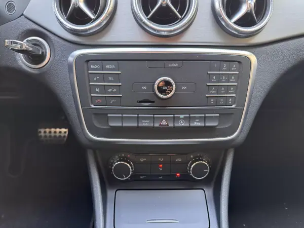 Mercedes-Benz CLA 180 2016 - 18900 EUR, 148405 km - AUTO.MOTO.pt - 148405km - foto 20 de 26