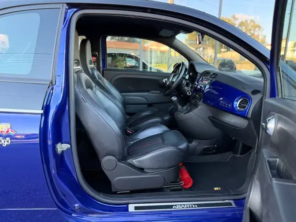 Abarth 595 2016 - 17990 EUR, 137000 km - AUTO.MOTO.pt - 137000km - foto 16 de 20