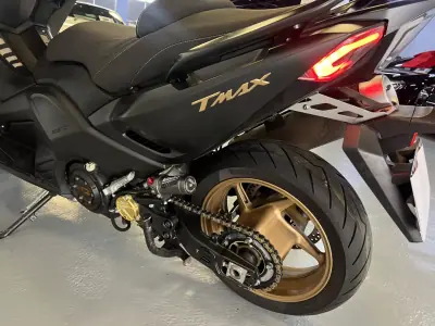 Yamaha TMAX 2016 - 8990 EUR, 27000 km - AUTO.MOTO.pt - 27000km - foto 23 de 35