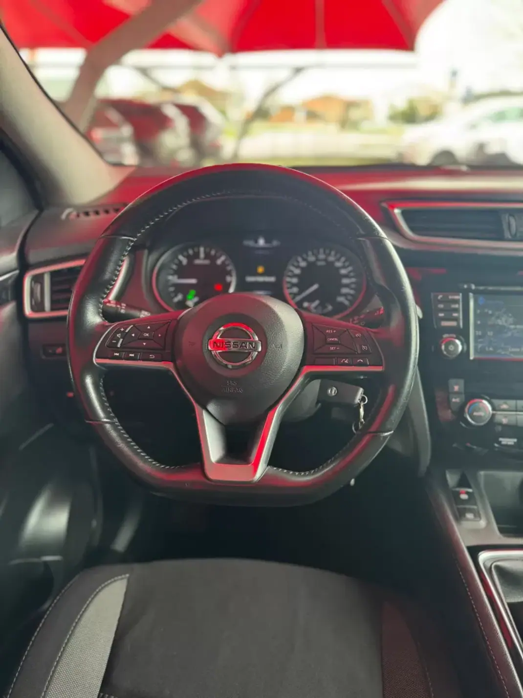 Nissan Qashqai 2018 - 18500 EUR, 118088 km - AUTO.MOTO.pt - 118088km - foto 6 de 16