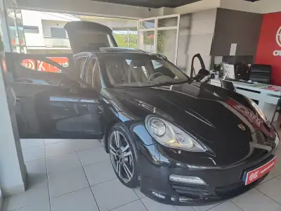 Porsche Panamera 2012 - 41990 EUR, 58000 km - AUTO.MOTO.pt - 58000km - foto 17 de 42