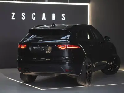 Jaguar F-Pace 2017 - 24990 EUR, 151545 km - AUTO.MOTO.pt - 151545km - foto 5 de 23