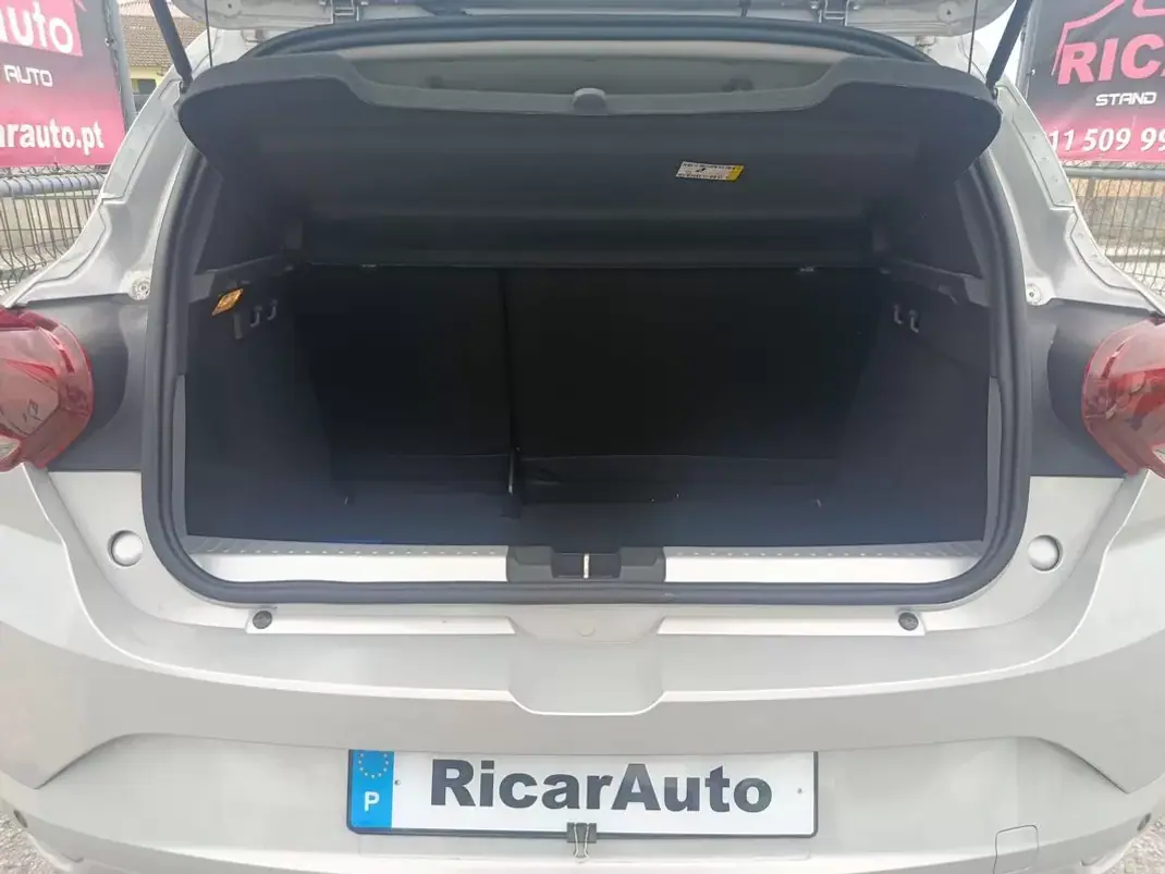 Dacia Sandero 2023 - 14900 EUR, 64868 km - 64868km - foto 28 de 31