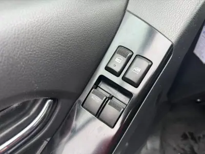 Isuzu 2019 - 21900 EUR, 171159 km - AUTO.MOTO.pt - 171159km - foto 7 de 12