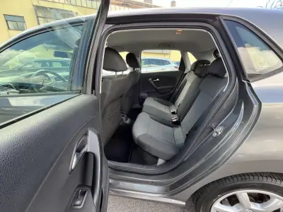 Volkswagen Polo 2009 - 6750 EUR, 237000 km - AUTO.MOTO.pt - 237000km - foto 31 de 41
