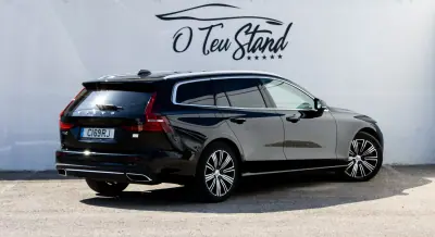 Volvo V60 2022 - 25500 EUR, 123000 km - AUTO.MOTO.pt - 123000km - foto 2 de 63