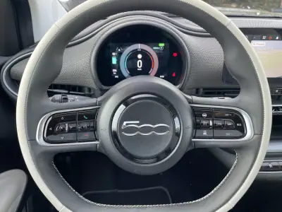 Fiat 500e 2022 - 17995 EUR, 18338 km - AUTO.MOTO.pt - 18338km - foto 21 de 45