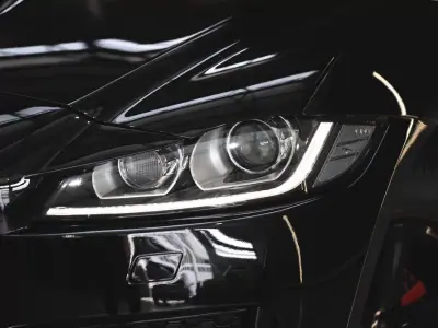 Jaguar F-Pace 2017 - 24990 EUR, 151545 km - AUTO.MOTO.pt - 151545km - foto 9 de 23