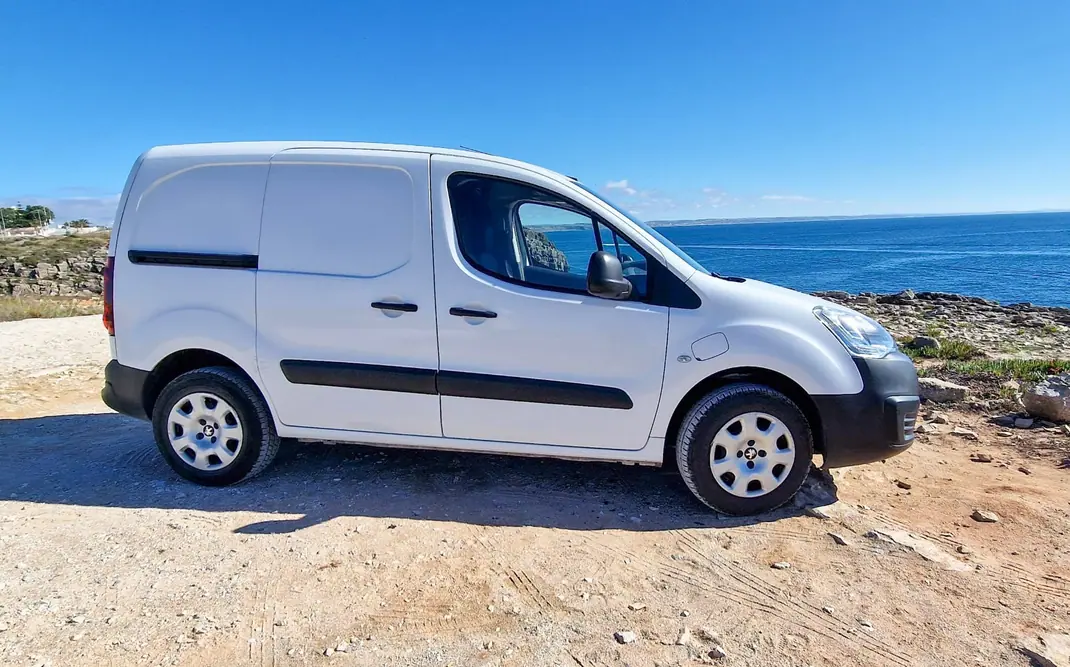 Peugeot e-Partner 2018 - 7950 EUR, 69000 km - 69000km - foto 5 de 7