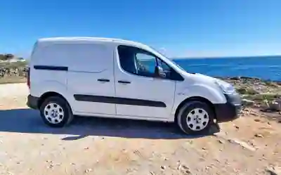 Peugeot e-Partner 2018 - 7950 EUR, 69000 km - 69000km - foto 5 de 7