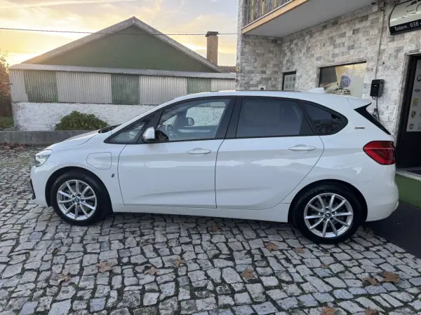 BMW 225xe Active Tourer 2018 - 18900 EUR, 68000 km - AUTO.MOTO.pt - 68000km - foto 4 de 52