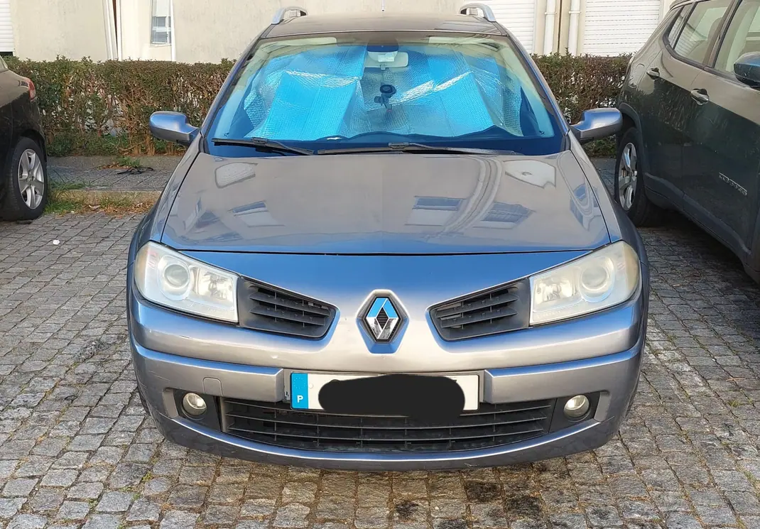 Renault Mégane Break 2008 - 2800 EUR, 260000 km - AUTO.MOTO.pt - 260000km - foto 12 de 12