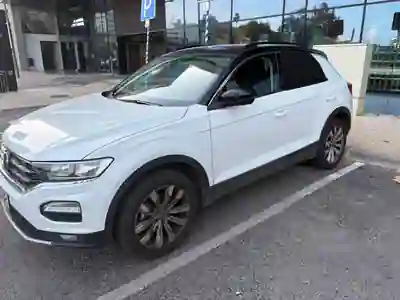 Volkswagen T-Roc 2021 - 19990 EUR, 42240 km - AUTO.MOTO.pt - 42240km - foto 3 de 9
