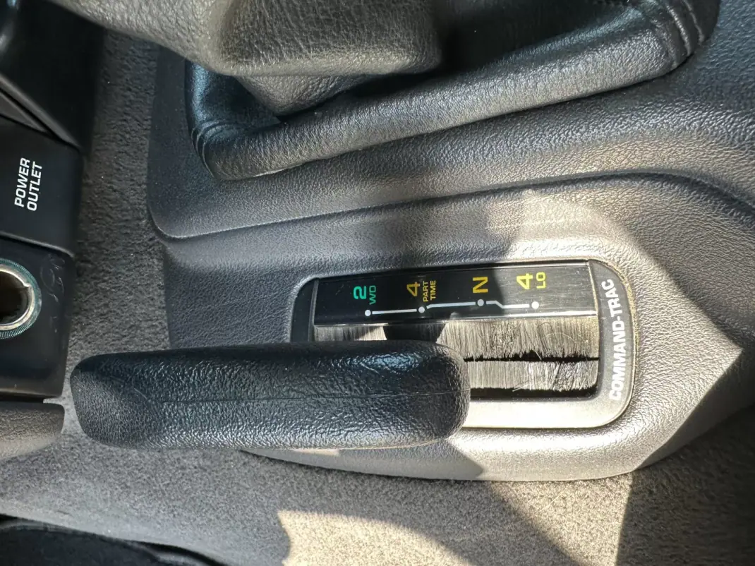 Jeep Grand Cherokee 1997 - 8999 EUR, 196000 km - AUTO.MOTO.pt - 196000km - foto 18 de 22