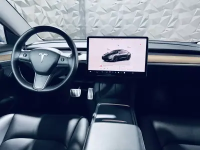 Tesla Model 3 2022 - 32990 EUR, 70718 km - AUTO.MOTO.pt - 70718km - foto 17 de 33
