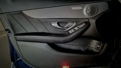 Mercedes-Benz C 220 2018 - 26800 EUR, 147000 km - AUTO.MOTO.pt - 147000km - foto 6 de 29