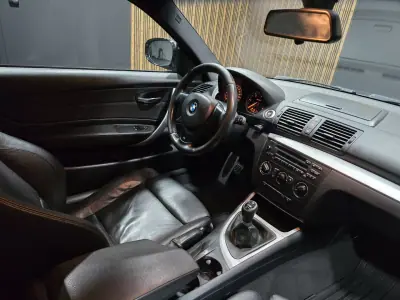 BMW 120 2009 - 13900 EUR, 220000 km - AUTO.MOTO.pt - 220000km - foto 8 de 16