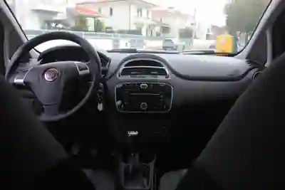 Fiat Punto 2017 — foto 5 de 15