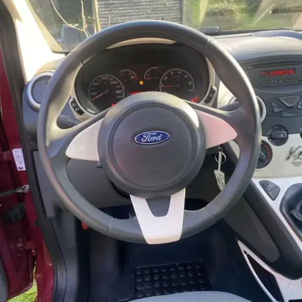 Ford KA 2013 - 7990 EUR, 129000 km - AUTO.MOTO.pt - 129000km - foto 8 de 22