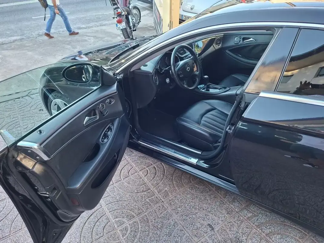 Mercedes-Benz CLS 320 2006 - 14900 EUR, 299952 km - 299952km - foto 22 de 38