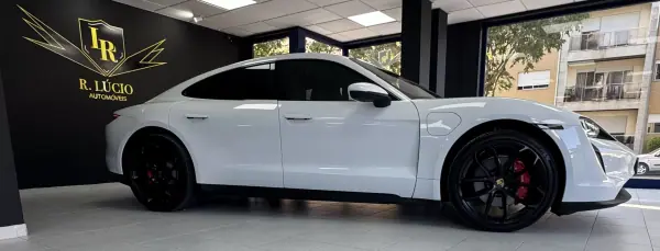 Porsche Taycan 2021 - 67000 EUR, 60000 km - AUTO.MOTO.pt - 60000km - foto 6 de 30