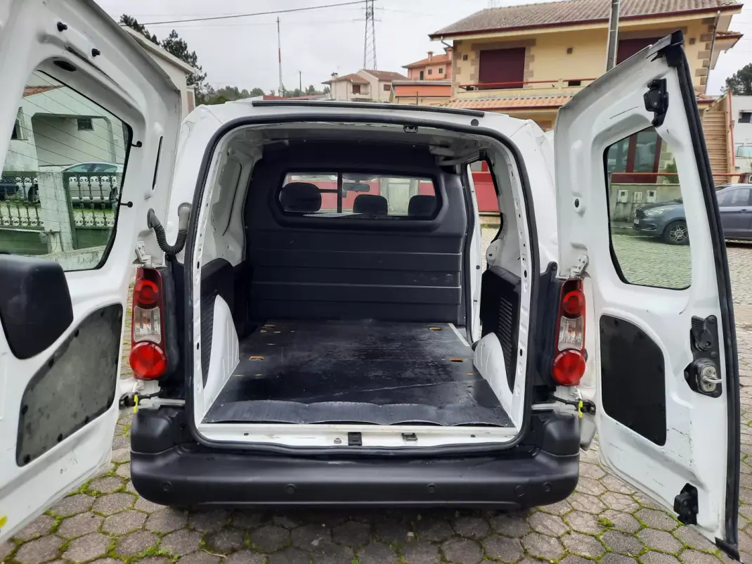 Citroën BERLINGO VAN XL 1.5 BLUE HDI 3 LUGARES 2016 - 9900 EUR, 177157 km - AUTO.MOTO.pt - 177157km - foto 10 de 10