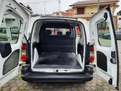Citroën BERLINGO VAN XL 1.5 BLUE HDI 3 LUGARES 2016 - 9900 EUR, 177157 km - AUTO.MOTO.pt - 177157km - foto 10 de 10