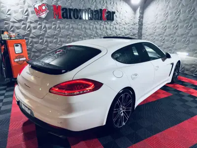 Porsche Panamera 2015 - 43990 EUR, 110565 km - AUTO.MOTO.pt - 110565km - foto 6 de 40
