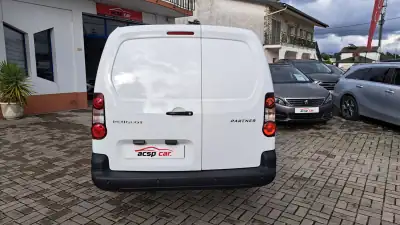 Peugeot Partner 1.6 BlueHDI L2 - 3 Lugares 2018 - 9900 EUR, 250472 km - AUTO.MOTO.pt - 250472km - foto 8 de 26