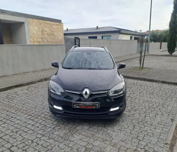 Renault Mégane 2015 - 7990 EUR, 209000 km - AUTO.MOTO.pt - 209000km - foto 2 de 14