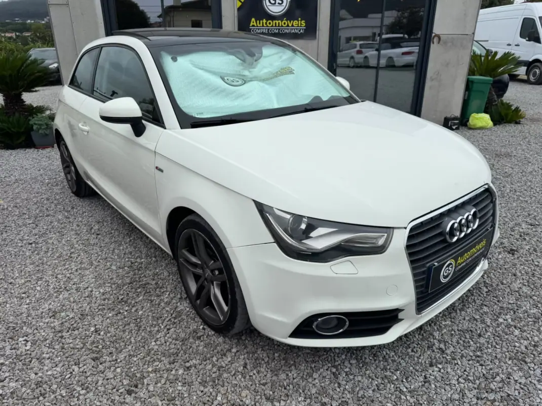 Audi A1 2011 - 9900 EUR, 184000 km - 184000km - foto 3 de 7