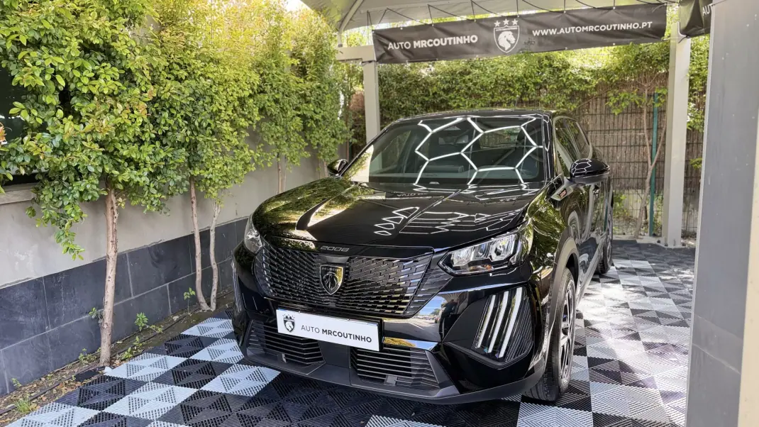 Peugeot 2008 2025 - 22500 EUR, 3357 km - AUTO.MOTO.pt - 3357km - foto 2 de 20