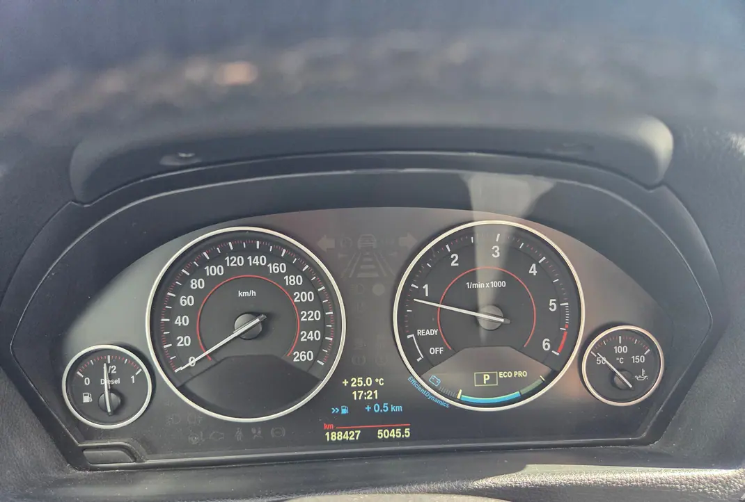 BMW 520 Gran Turismo 2014 - 16500 EUR, 188500 km - 188500km - foto 7 de 12