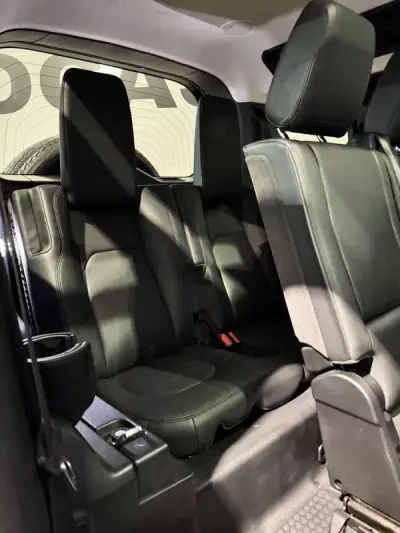 Land Rover Defender 2020 - 89900 EUR, 121000 km - 121000km - foto 15 de 60