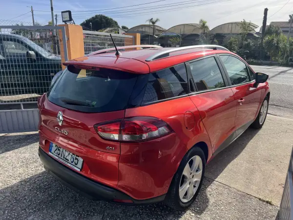 Renault Clio Sport Tourer 2013 - 6950 EUR, 167808 km - AUTO.MOTO.pt - 167808km - foto 10 de 12