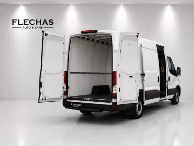 Iveco Daily 2024 - 36000 EUR, 55000 km - AUTO.MOTO.pt - 55000km - foto 3 de 11