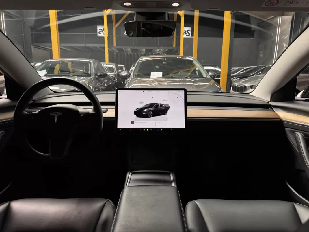 Tesla Model 3 2022 - 30990 EUR, 105300 km - AUTO.MOTO.pt - 105300km - foto 12 de 26