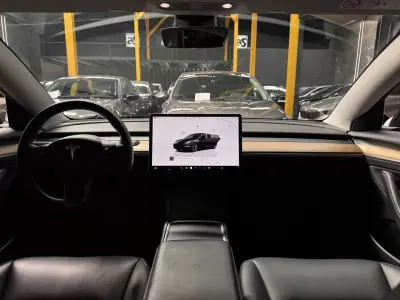 Tesla Model 3 2022 - 30990 EUR, 105300 km - AUTO.MOTO.pt - 105300km - foto 12 de 26