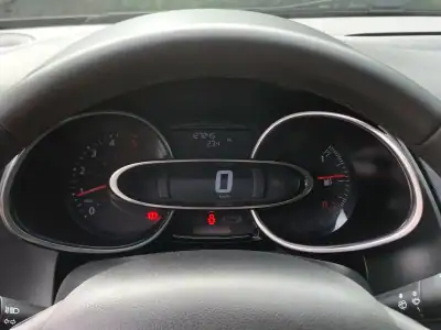 Renault Clio Sport Tourer 2019 - 13999 EUR, 127245 km - AUTO.MOTO.pt - 127245km - foto 8 de 53