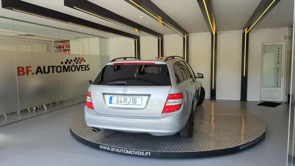 Mercedes-Benz C 220 2010 - 9900 EUR, 291040 km - AUTO.MOTO.pt - 291040km - foto 18 de 61